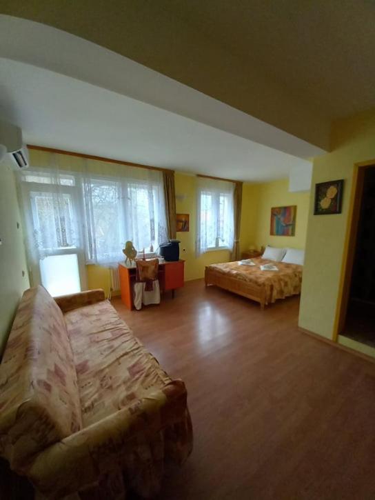 Hadjibulevata Guest House Kovachevtsi Eksteriør bilde