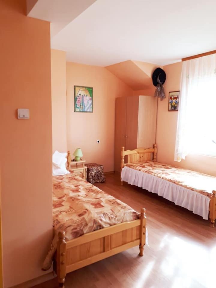 Hadjibulevata Guest House Kovachevtsi Eksteriør bilde
